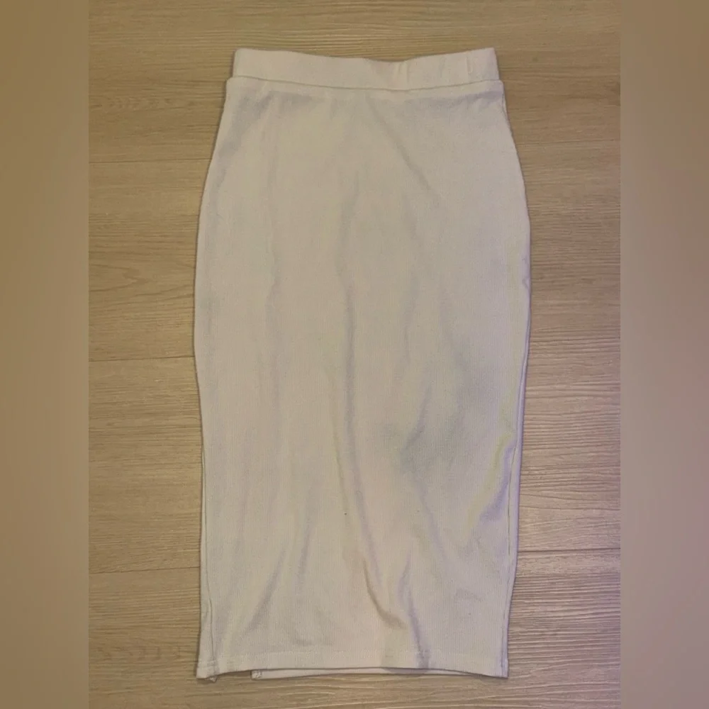 SHEIN Cream Pencil Skirt - Picture 3 of 4